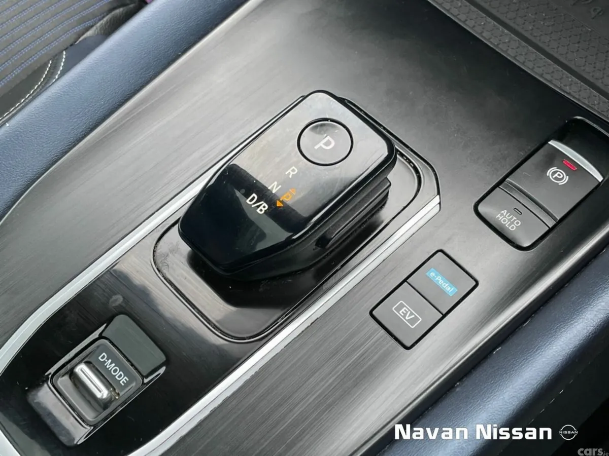 Nissan Qashqai MPV, Petrol Hybrid, 2023, Black