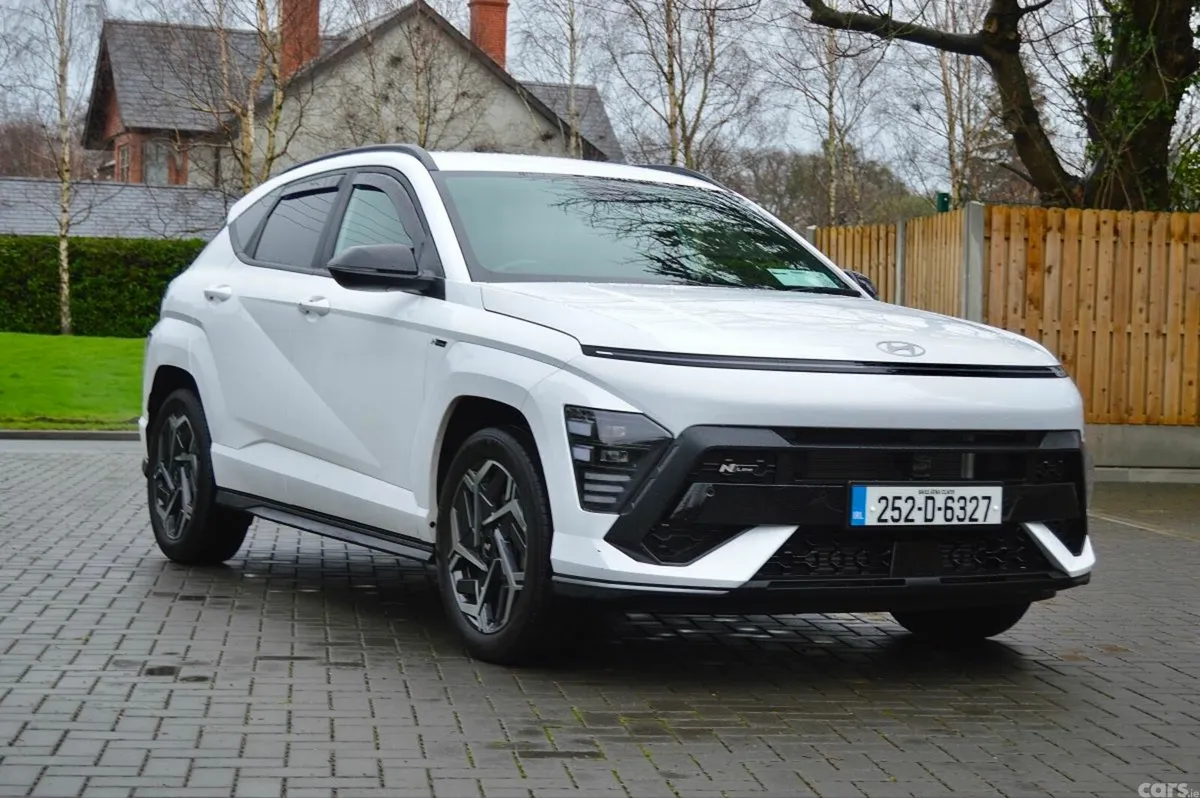 Hyundai KONA MPV, Petrol, 2025, White