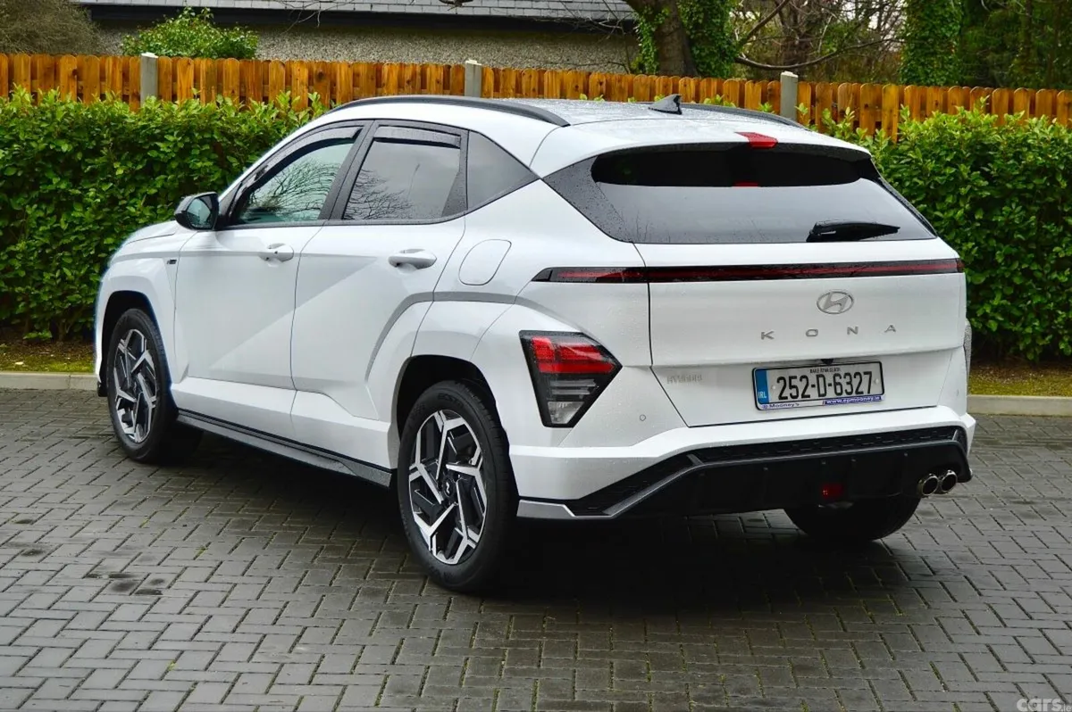 Hyundai KONA MPV, Petrol, 2025, White