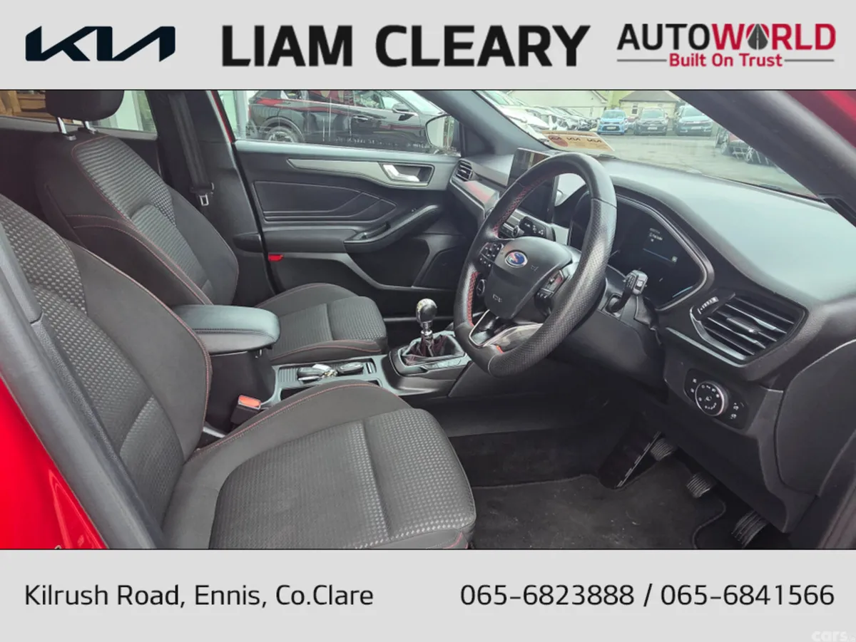 Ford Focus Hatchback, Petrol, 2022, Red