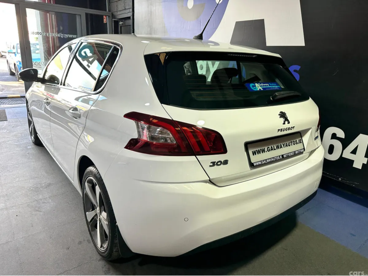 Peugeot 308 Hatchback, Diesel, 2016, White