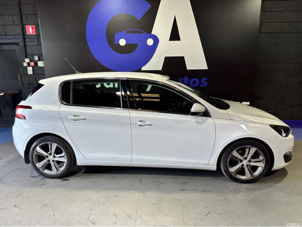 Peugeot 308 Hatchback, Diesel, 2016, White