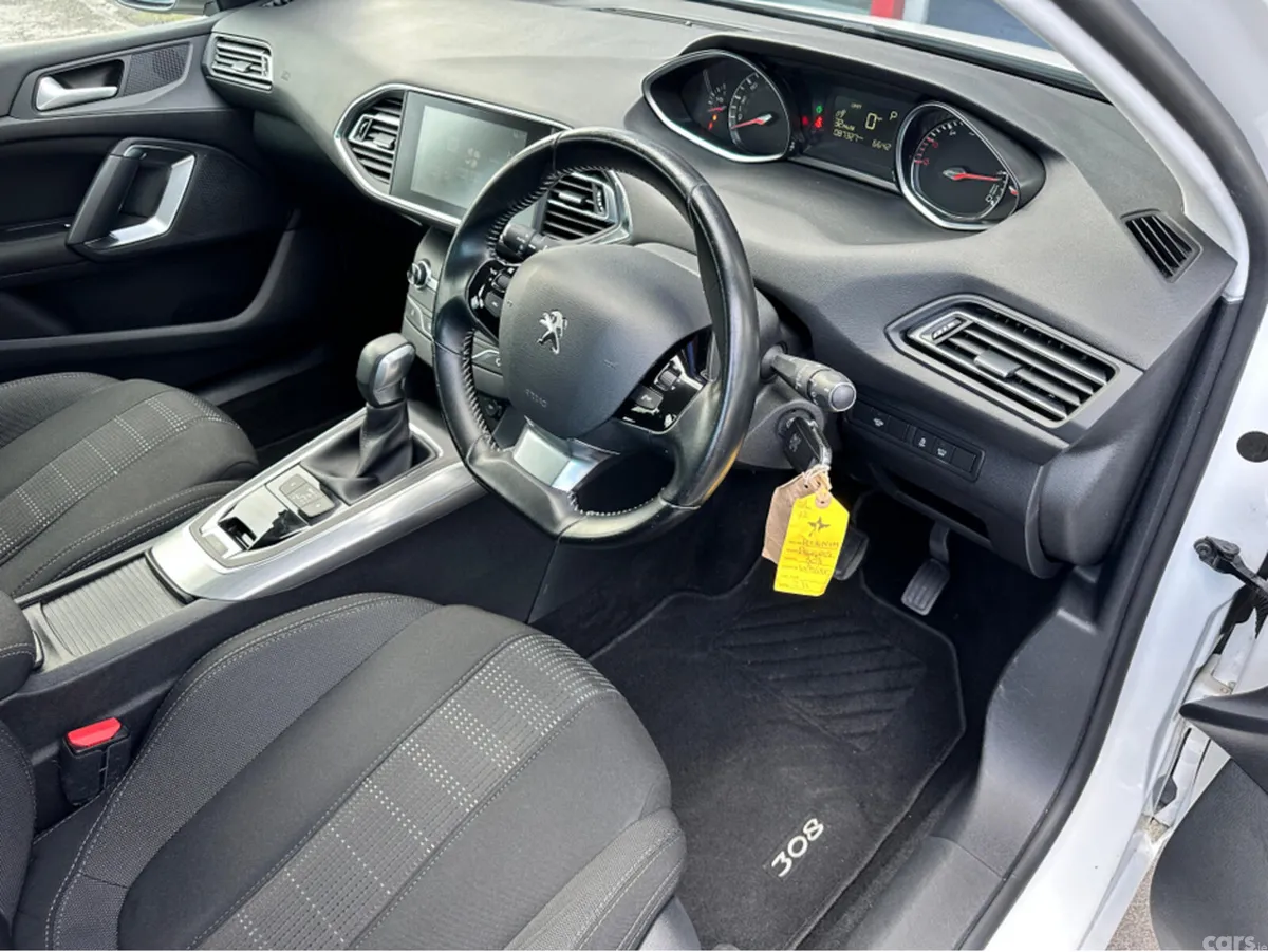 Peugeot 308 Hatchback, Diesel, 2016, White