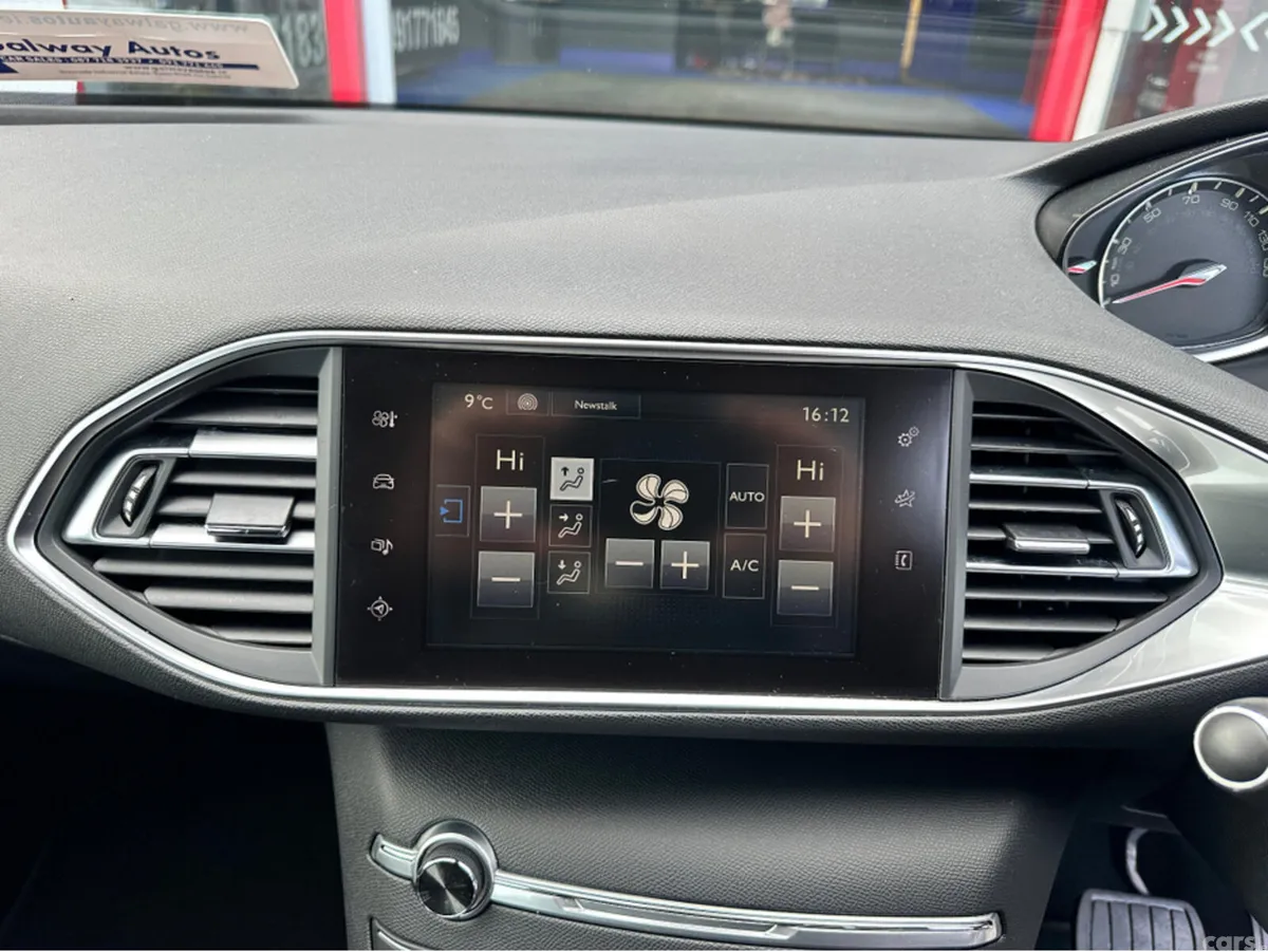 Peugeot 308 Hatchback, Diesel, 2016, White