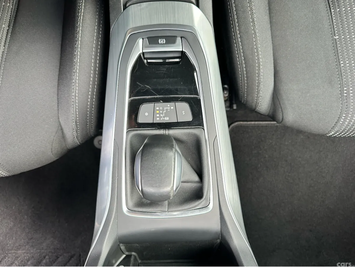 Peugeot 308 Hatchback, Diesel, 2016, White