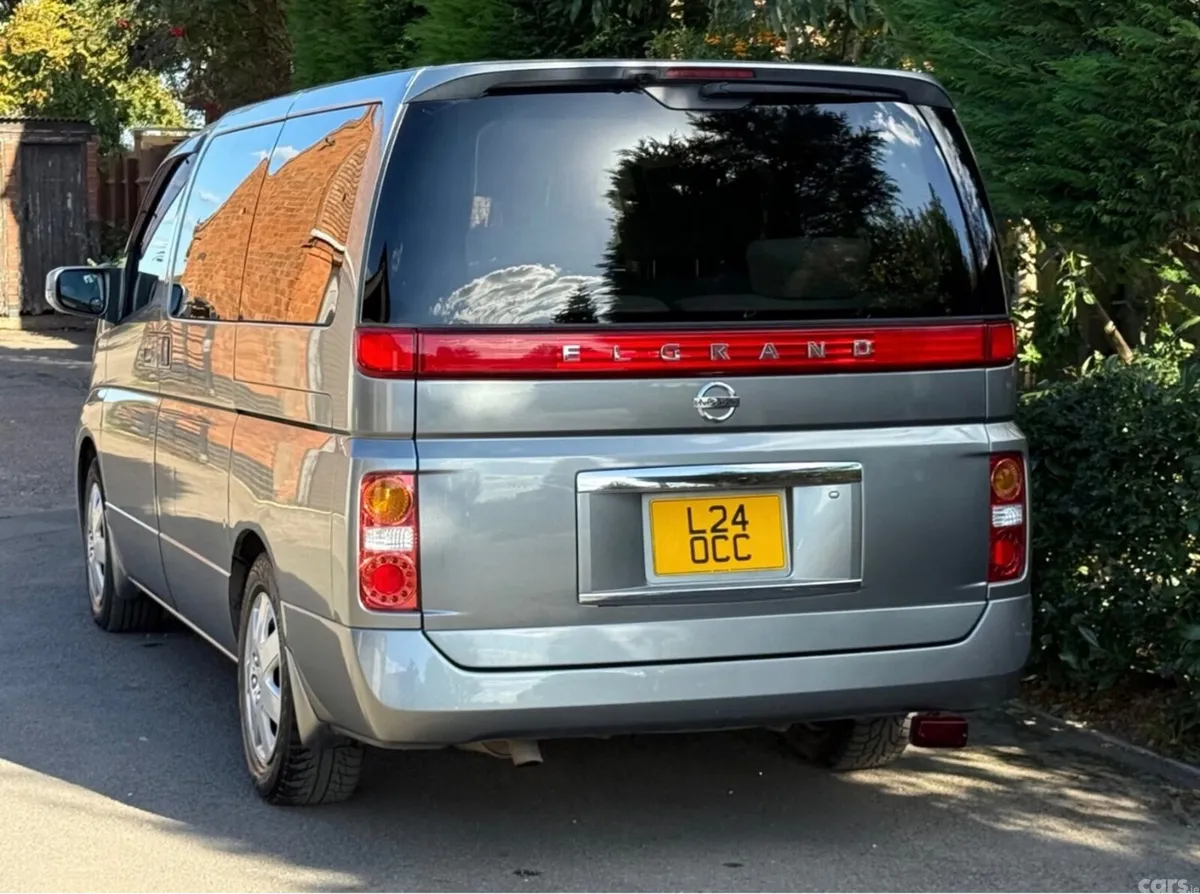 Nissan Elgrand MPV, Petrol, 2007, Silver