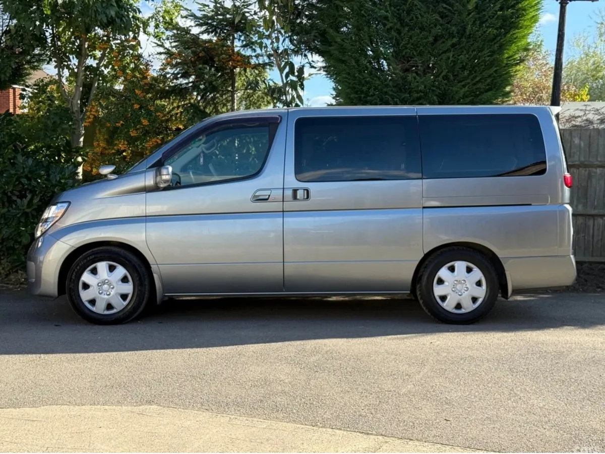 Nissan Elgrand MPV, Petrol, 2007, Silver