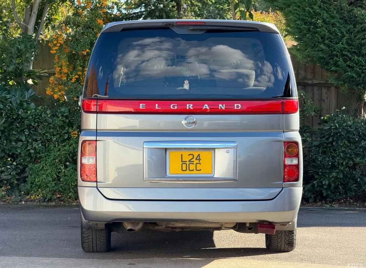 Nissan Elgrand MPV, Petrol, 2007, Silver