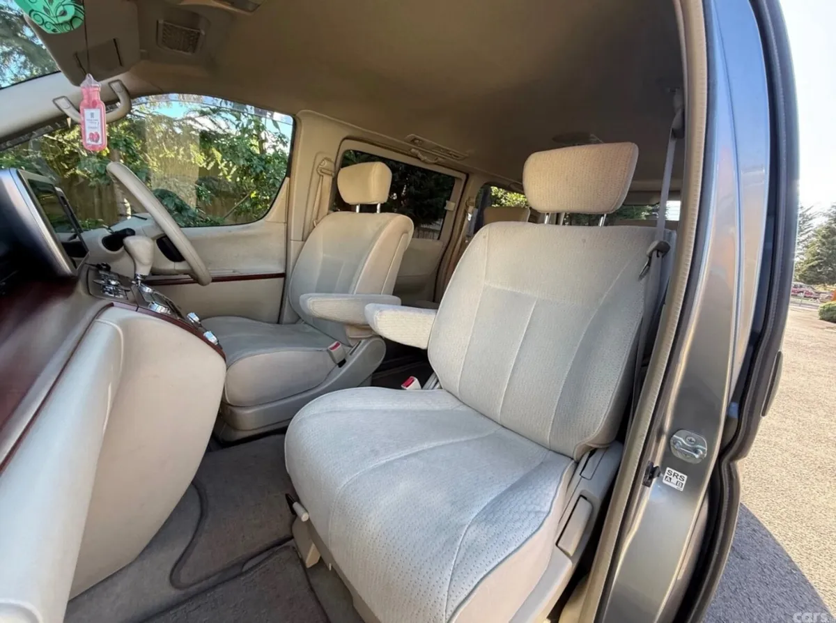 Nissan Elgrand MPV, Petrol, 2007, Silver