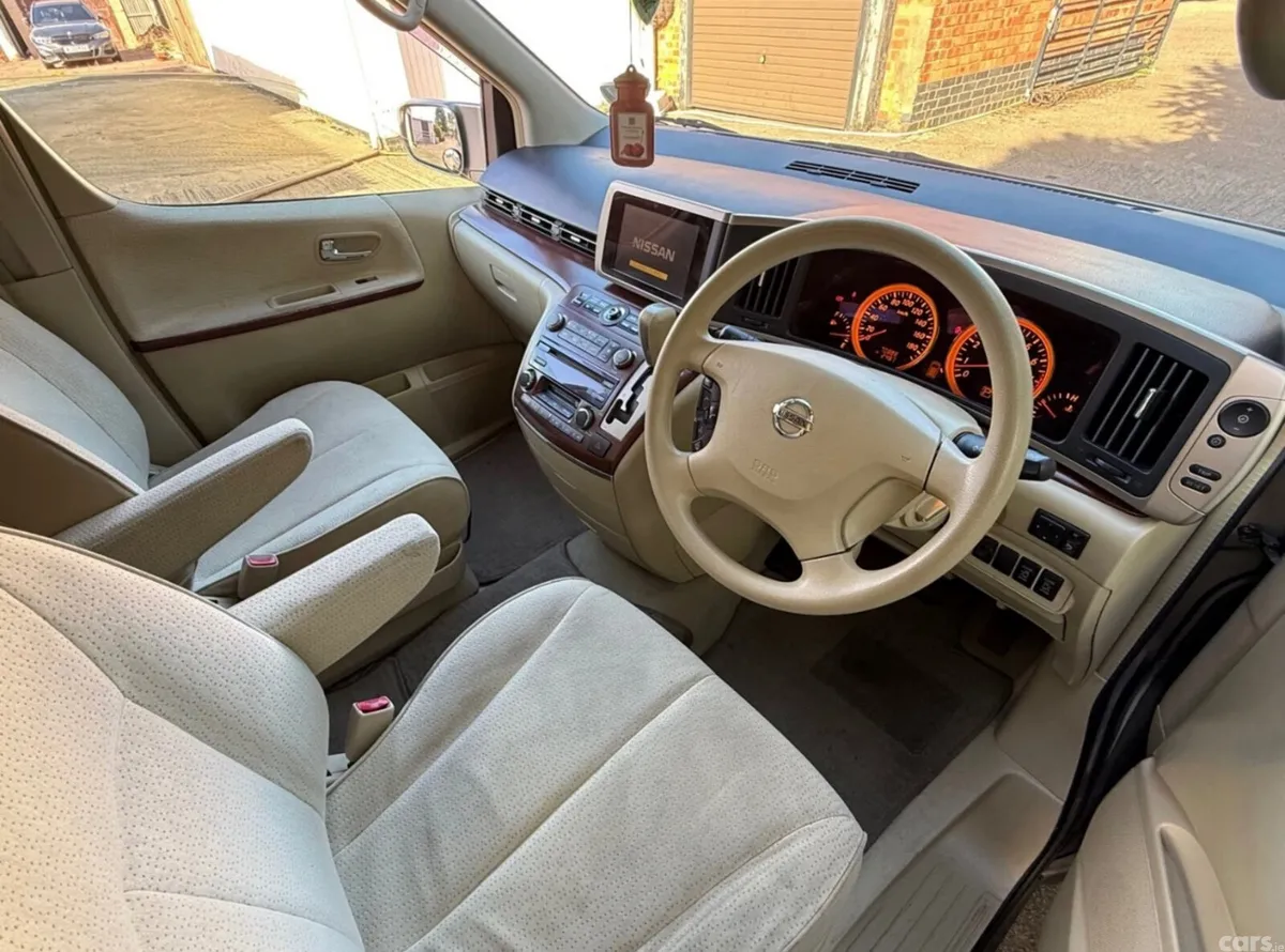 Nissan Elgrand MPV, Petrol, 2007, Silver