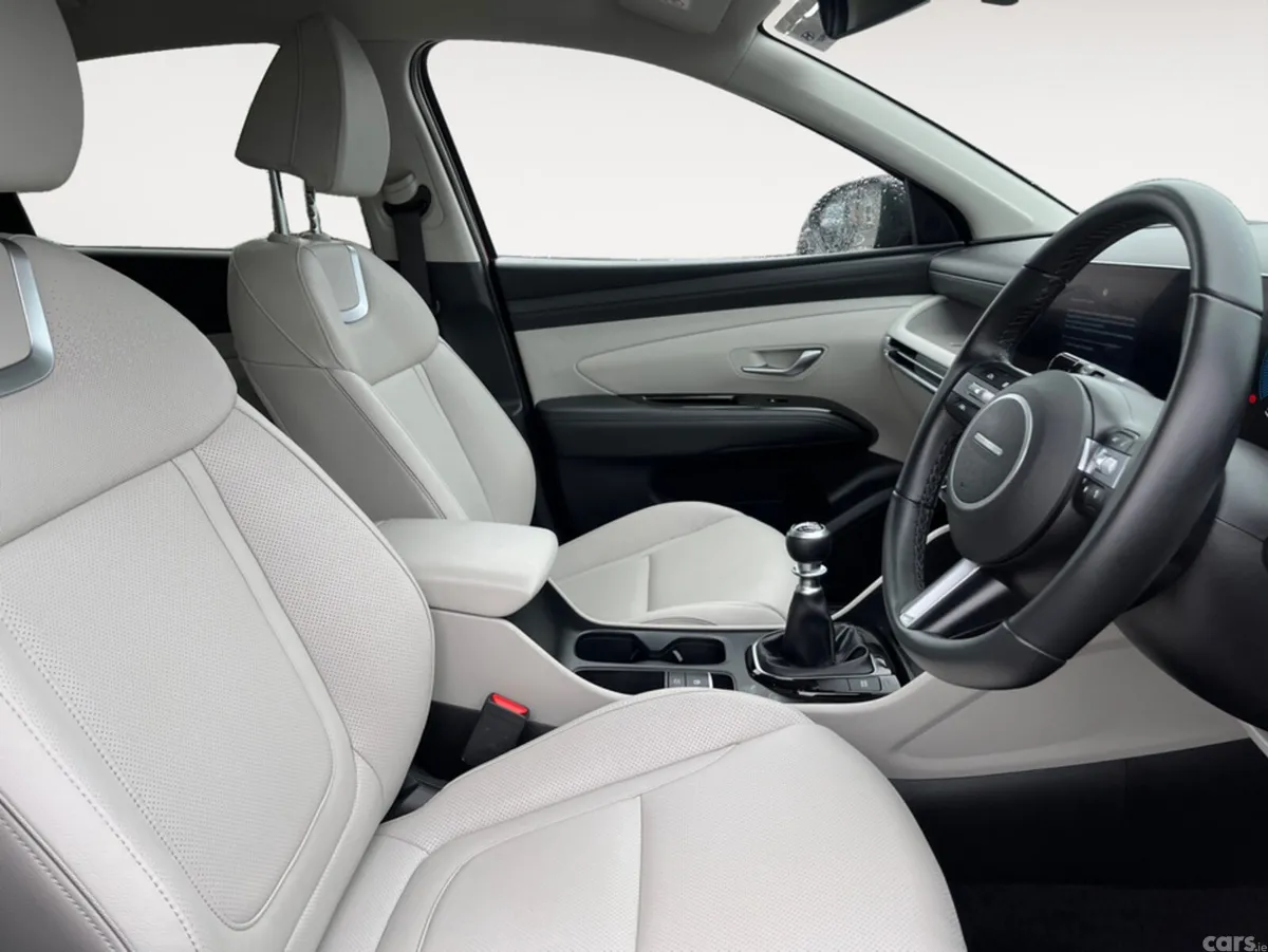 Hyundai Tucson MPV, Diesel, 2025, Red