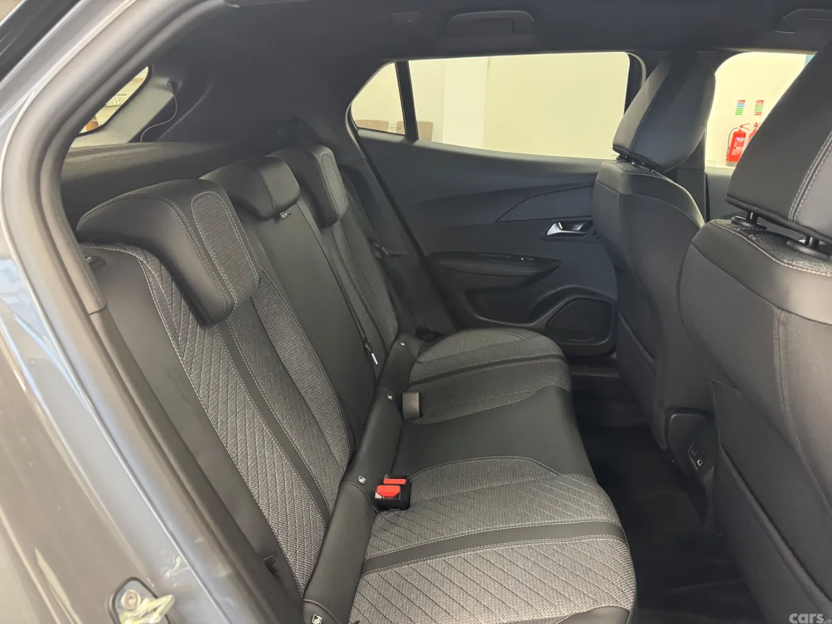 Peugeot 2008 SUV, Electric, 2026, Grey