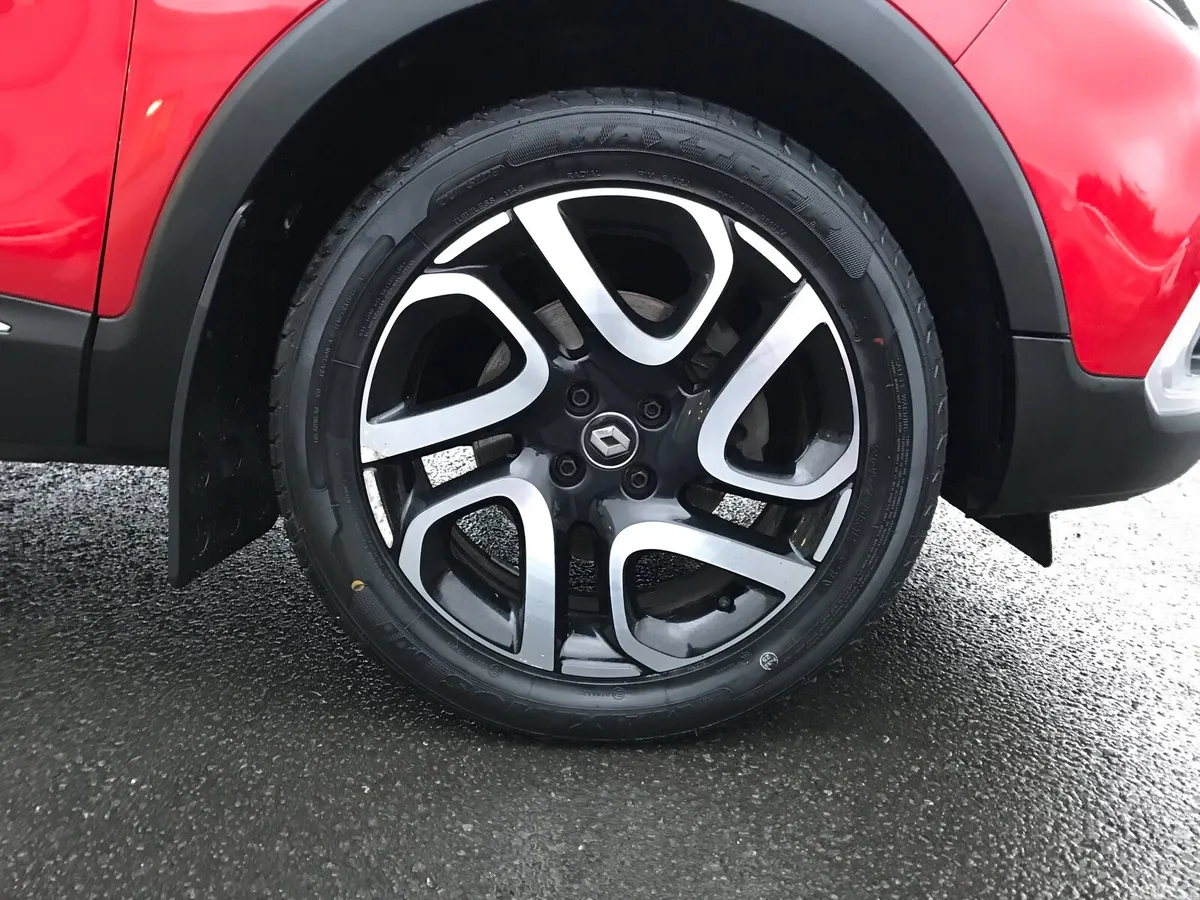 Renault Captur Hatchback, Diesel, 2019, Red