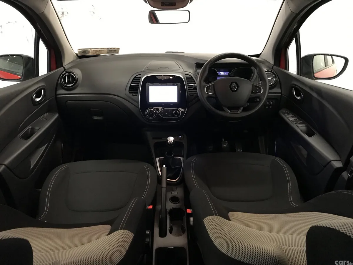 Renault Captur Hatchback, Diesel, 2019, Red