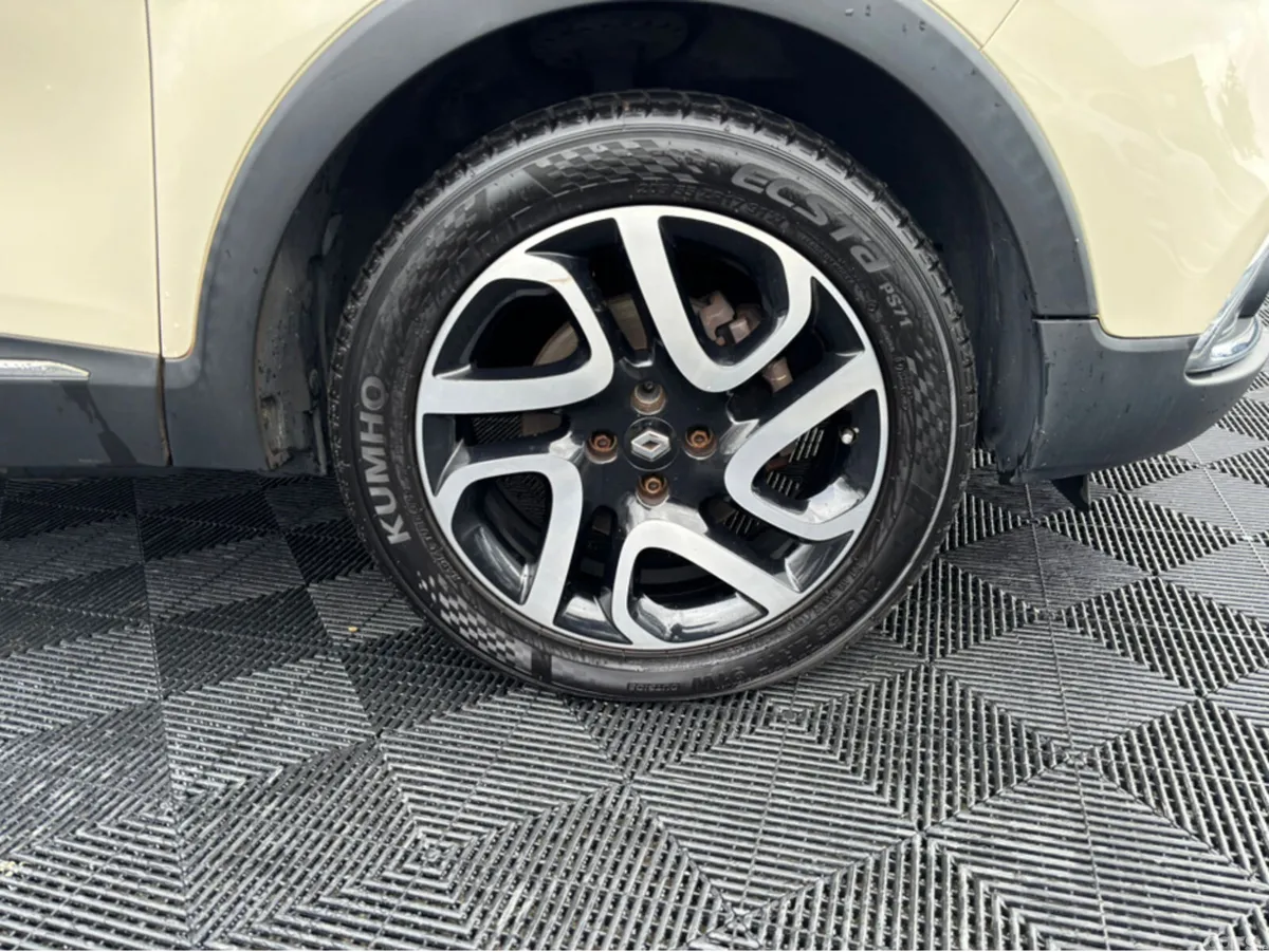 Renault Captur Hatchback, Petrol, 2016, White