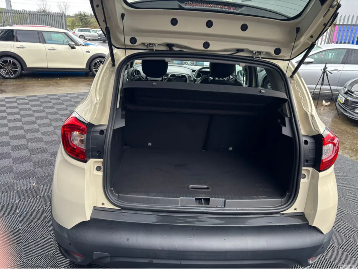 Renault Captur Hatchback, Petrol, 2016, White