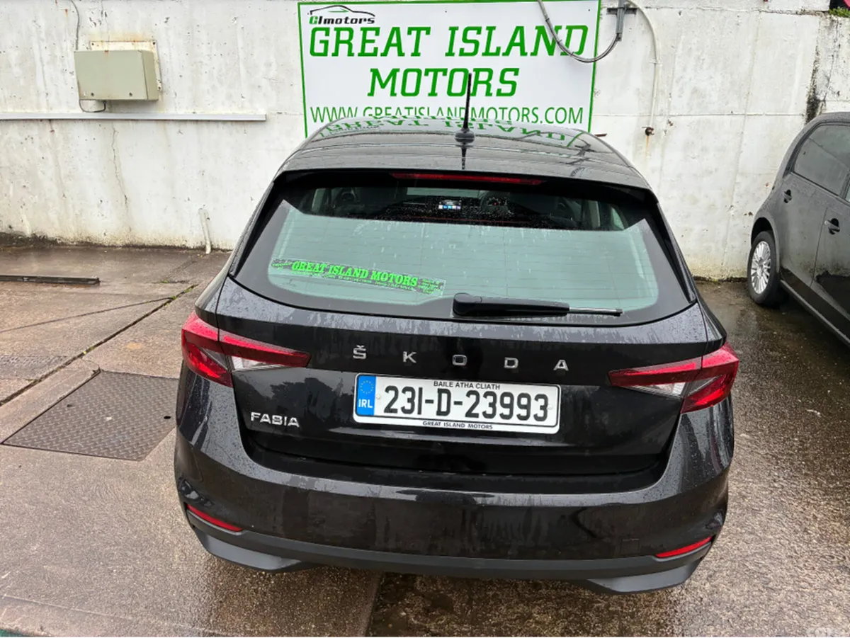 Skoda Fabia Hatchback, Petrol, 2023, Black