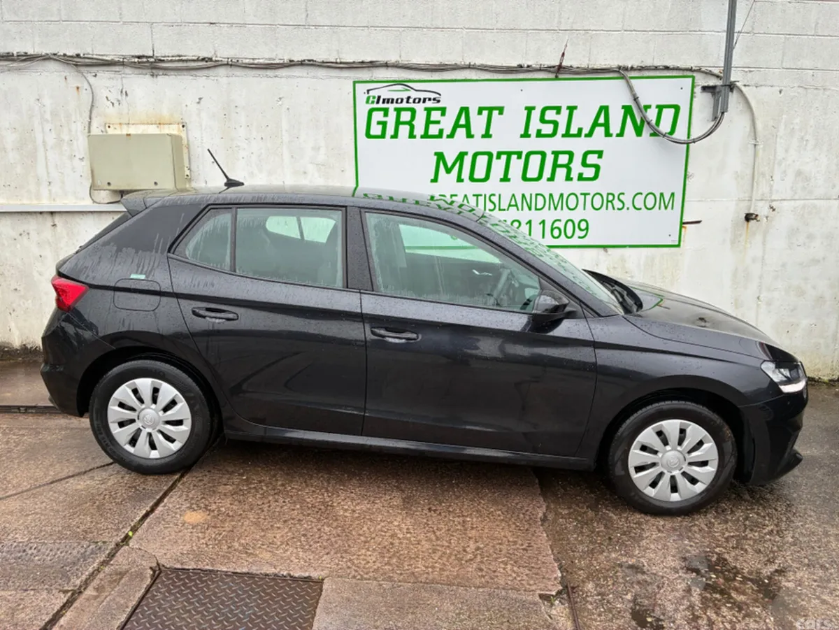 Skoda Fabia Hatchback, Petrol, 2023, Black