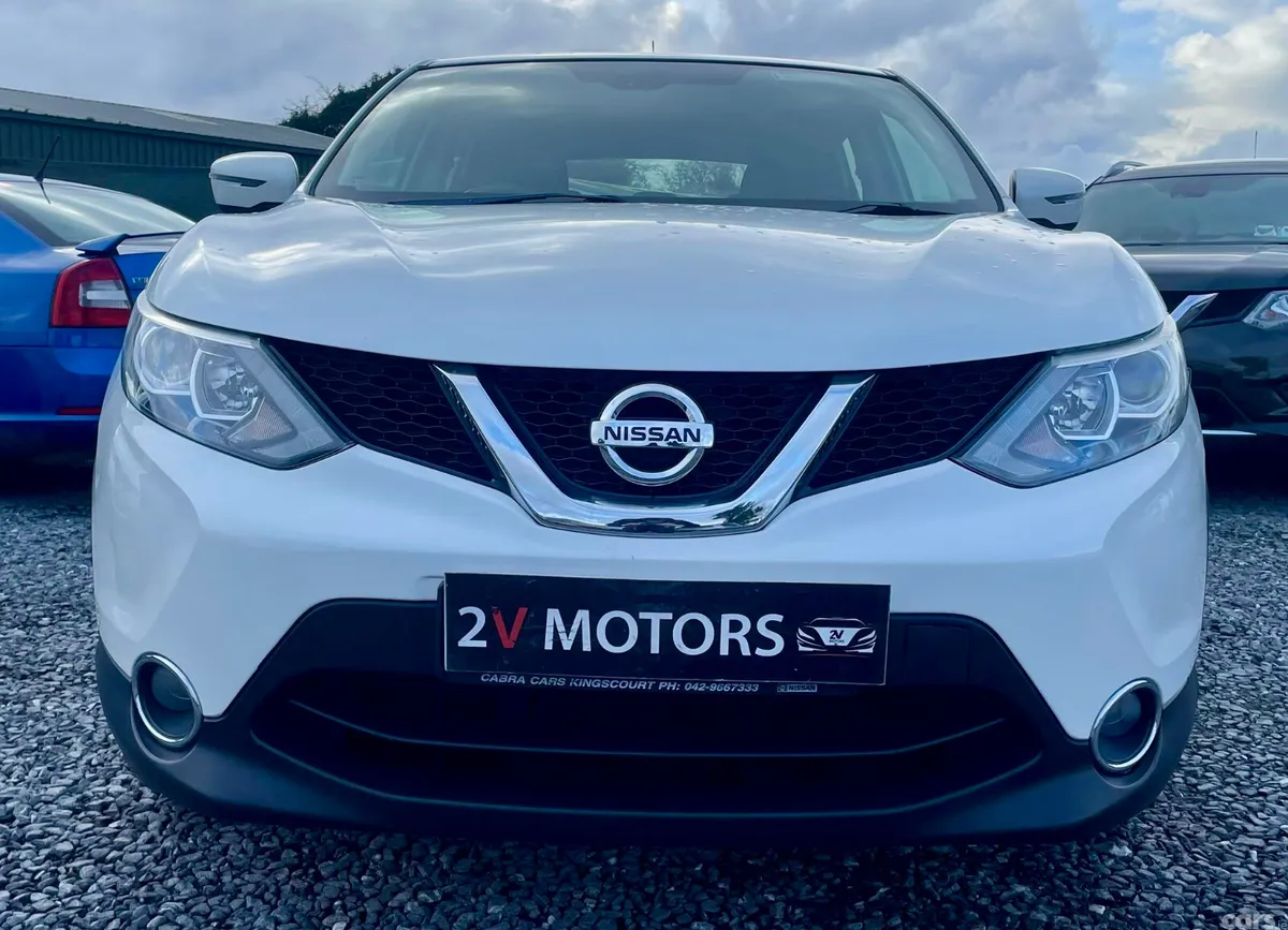 Nissan Qashqai Hatchback, Diesel, 2015, White