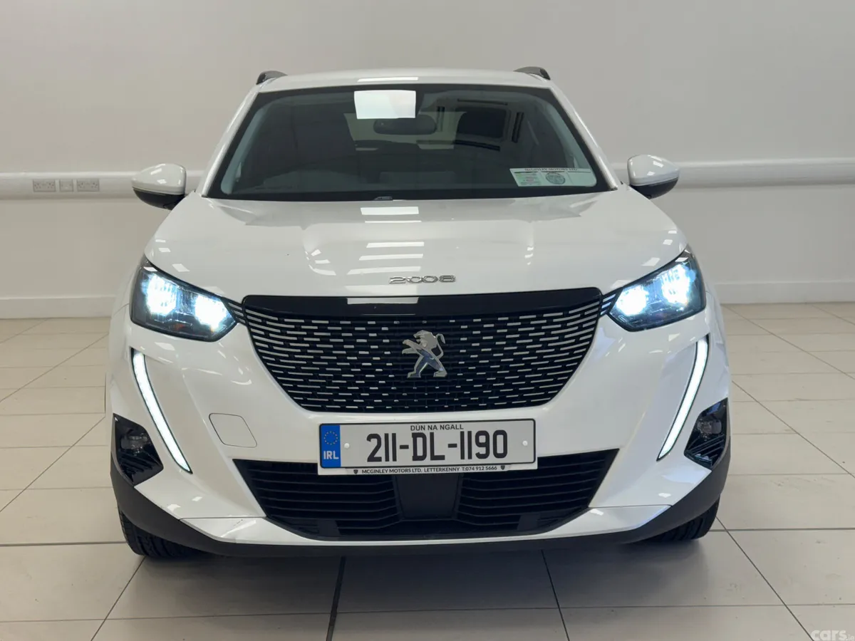 Peugeot 2008 MPV, Petrol, 2021, White