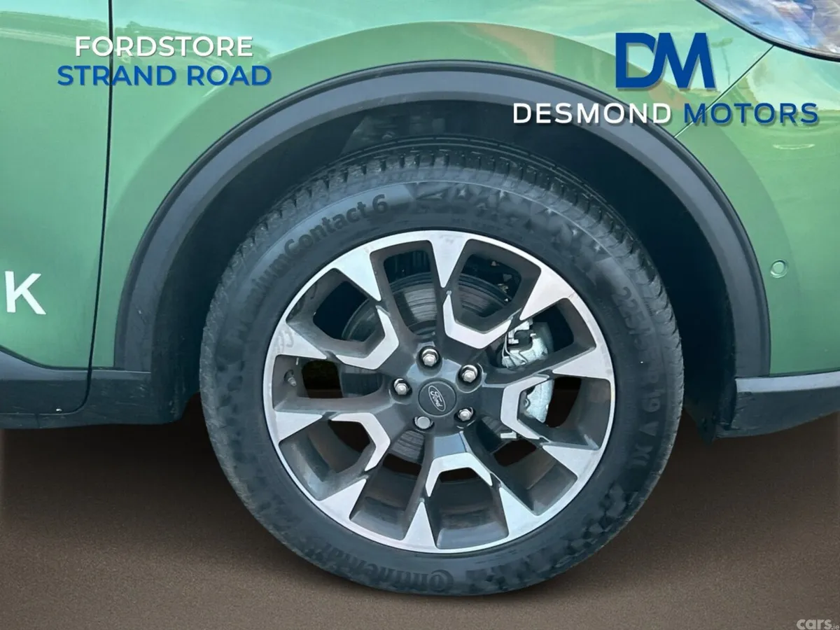 Ford Kuga SUV, Petrol Hybrid, 2025, Green