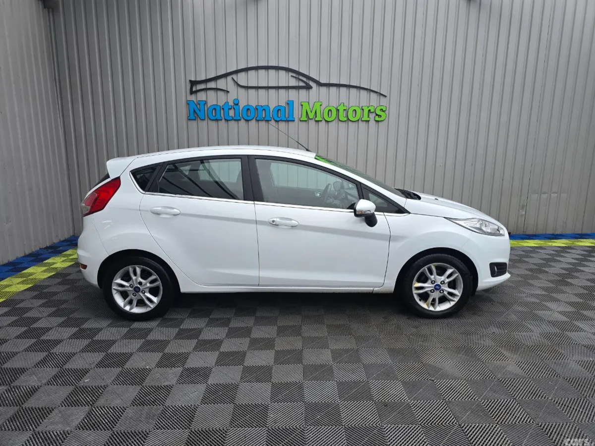 Ford Fiesta Hatchback, Petrol, 2016, White