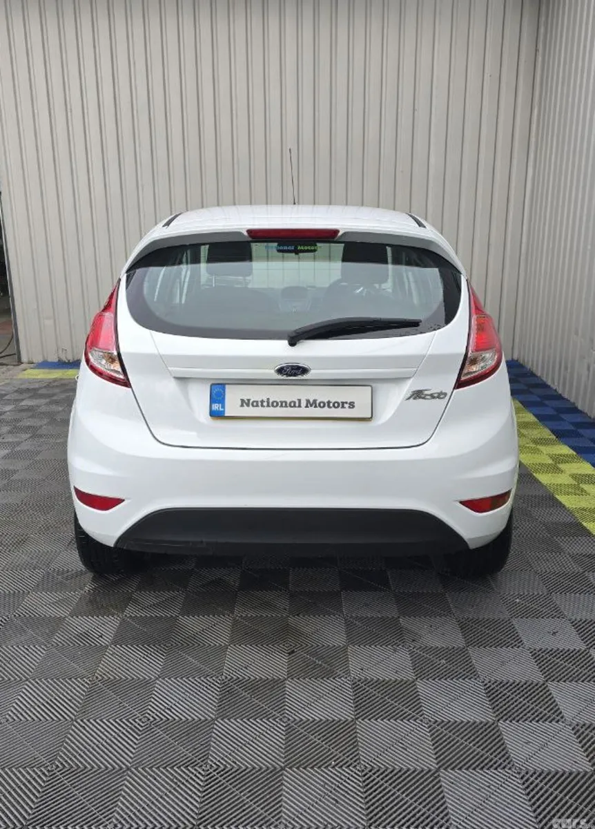 Ford Fiesta Hatchback, Petrol, 2016, White