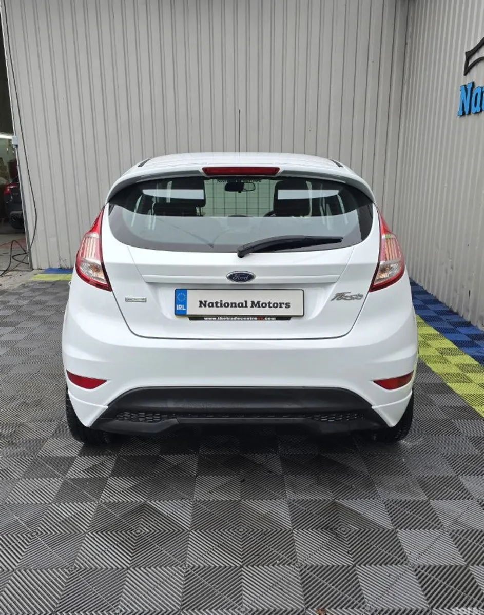 Ford Fiesta Hatchback, Petrol, 2017, White