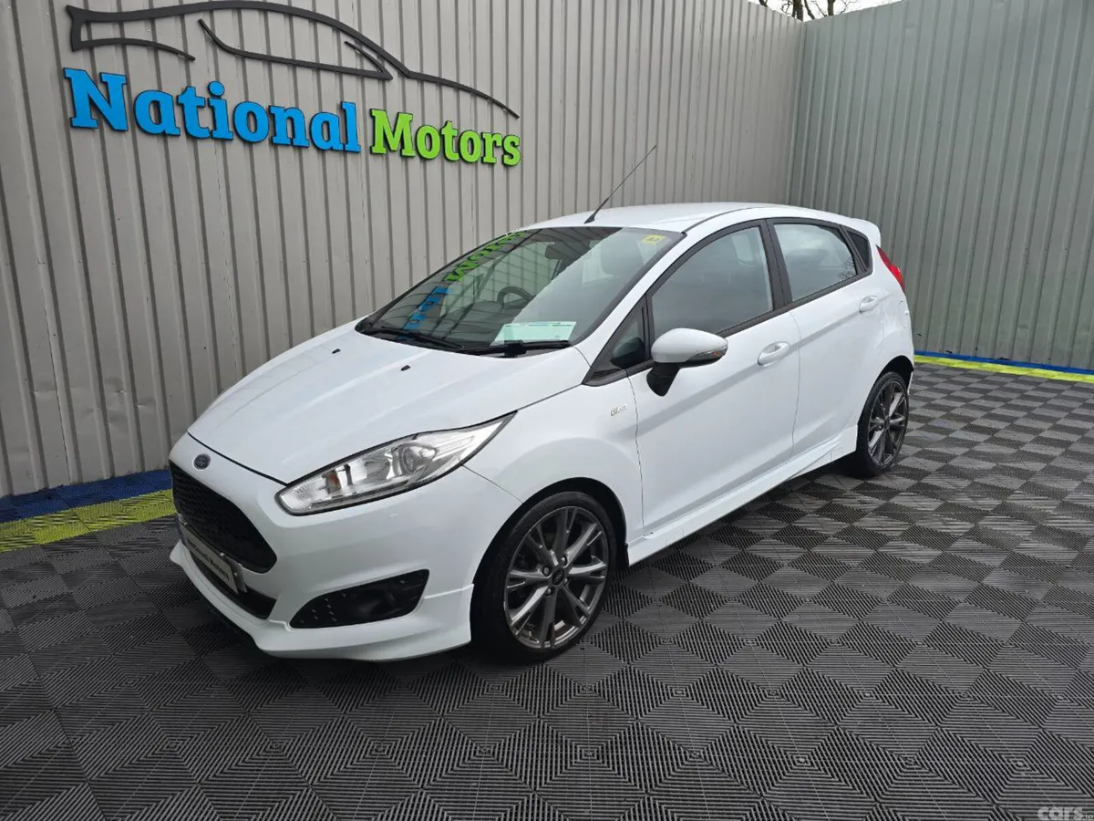 Ford Fiesta Hatchback, Petrol, 2017, White