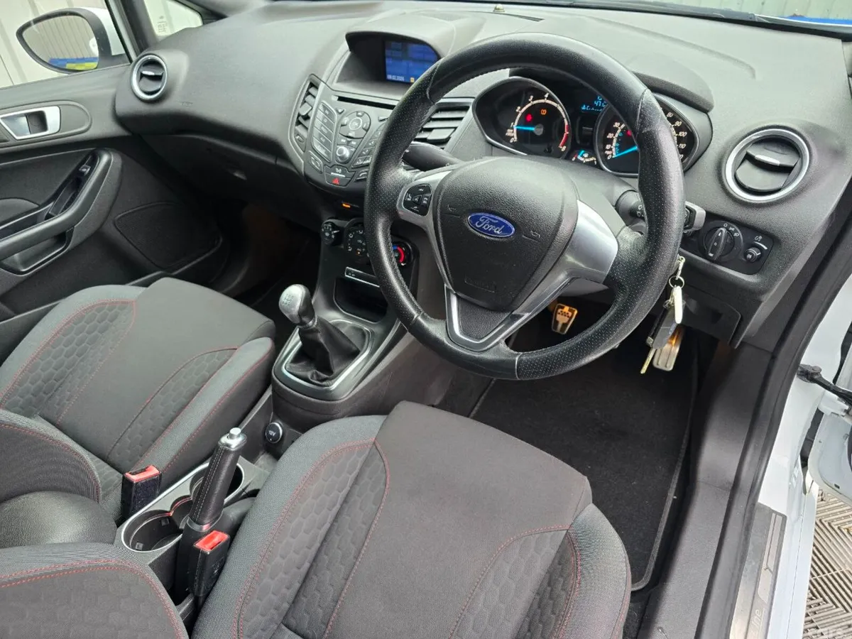 Ford Fiesta Hatchback, Petrol, 2017, White
