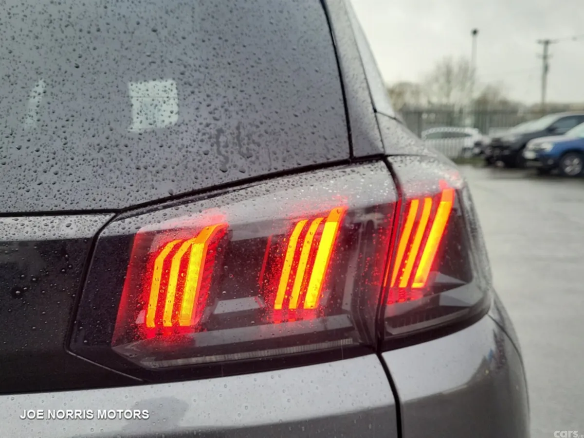 Peugeot 5008 SUV, Diesel, 2024, Grey