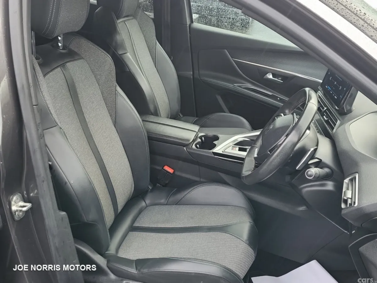 Peugeot 5008 SUV, Diesel, 2024, Grey