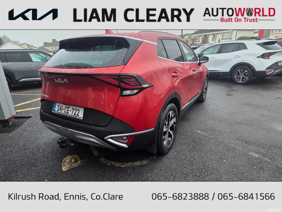 Kia Sportage MPV, Diesel Hybrid, 2024, Red