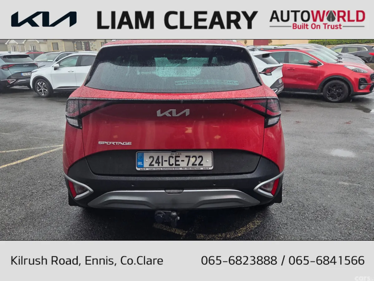 Kia Sportage MPV, Diesel Hybrid, 2024, Red