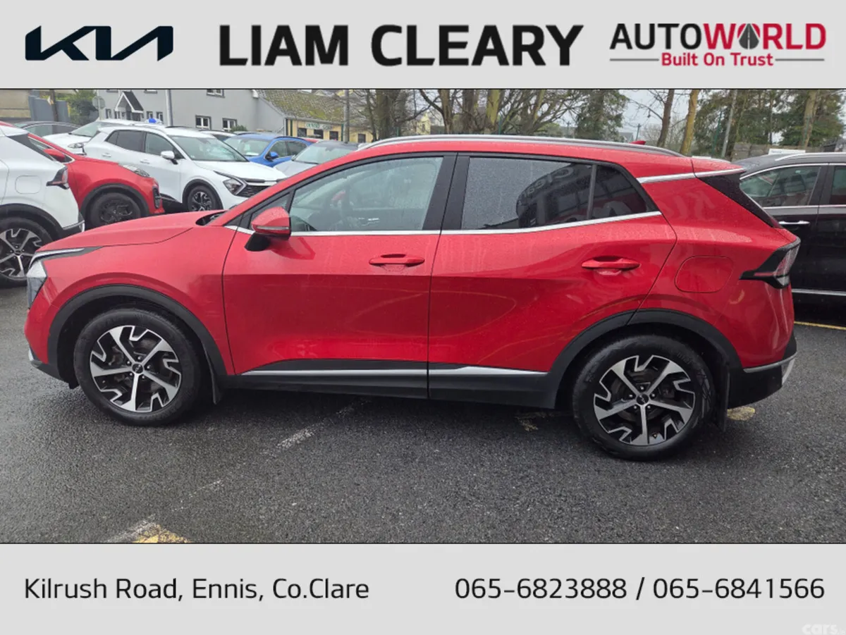 Kia Sportage MPV, Diesel Hybrid, 2024, Red