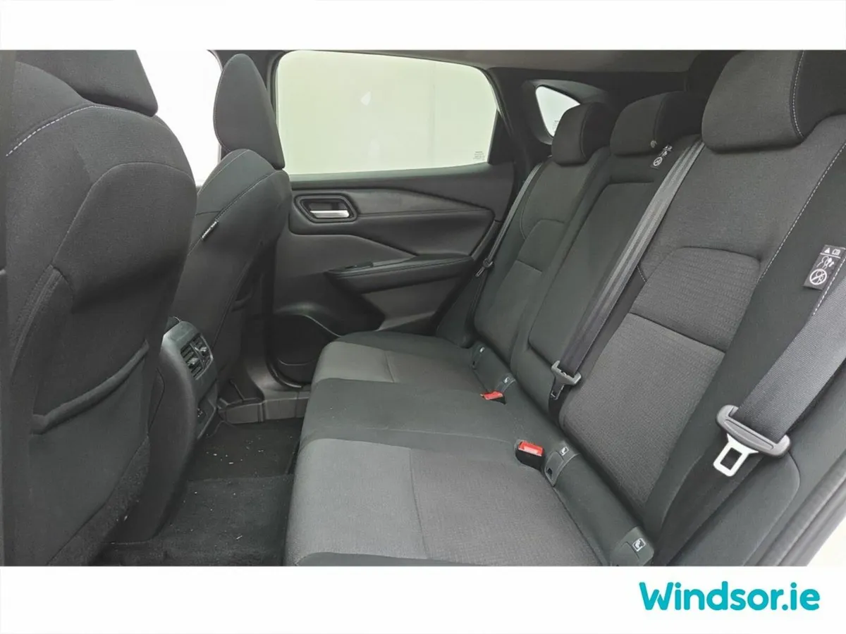 Nissan Qashqai MPV, Petrol Hybrid, 2024, White