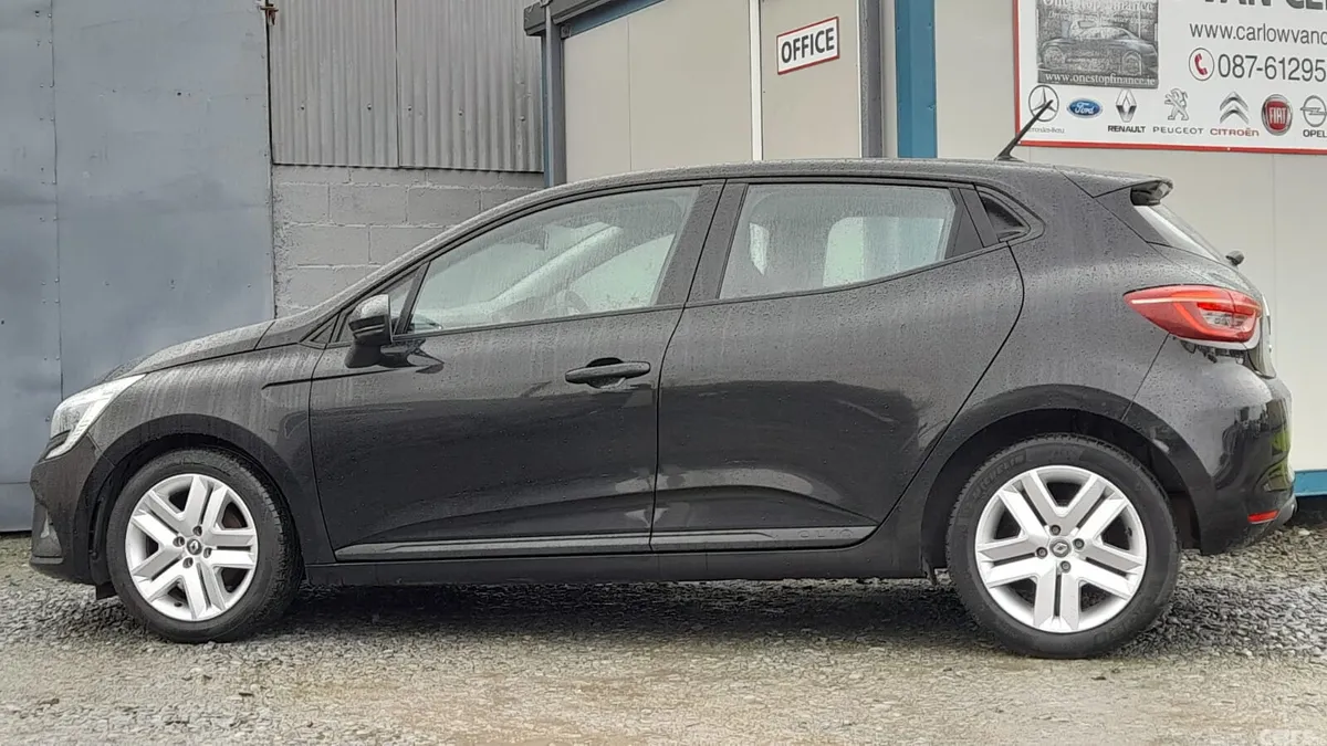 Renault Clio Hatchback, Petrol, 2022, Black