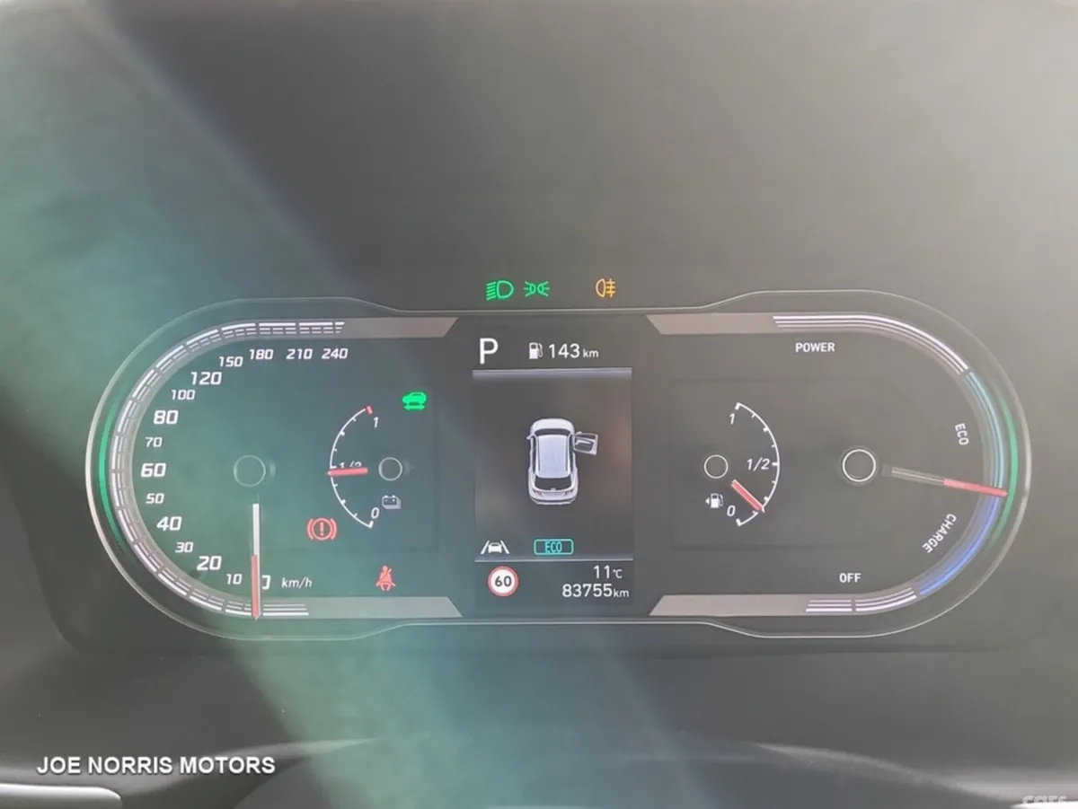 Hyundai Tucson MPV, Petrol Hybrid, 2023, White