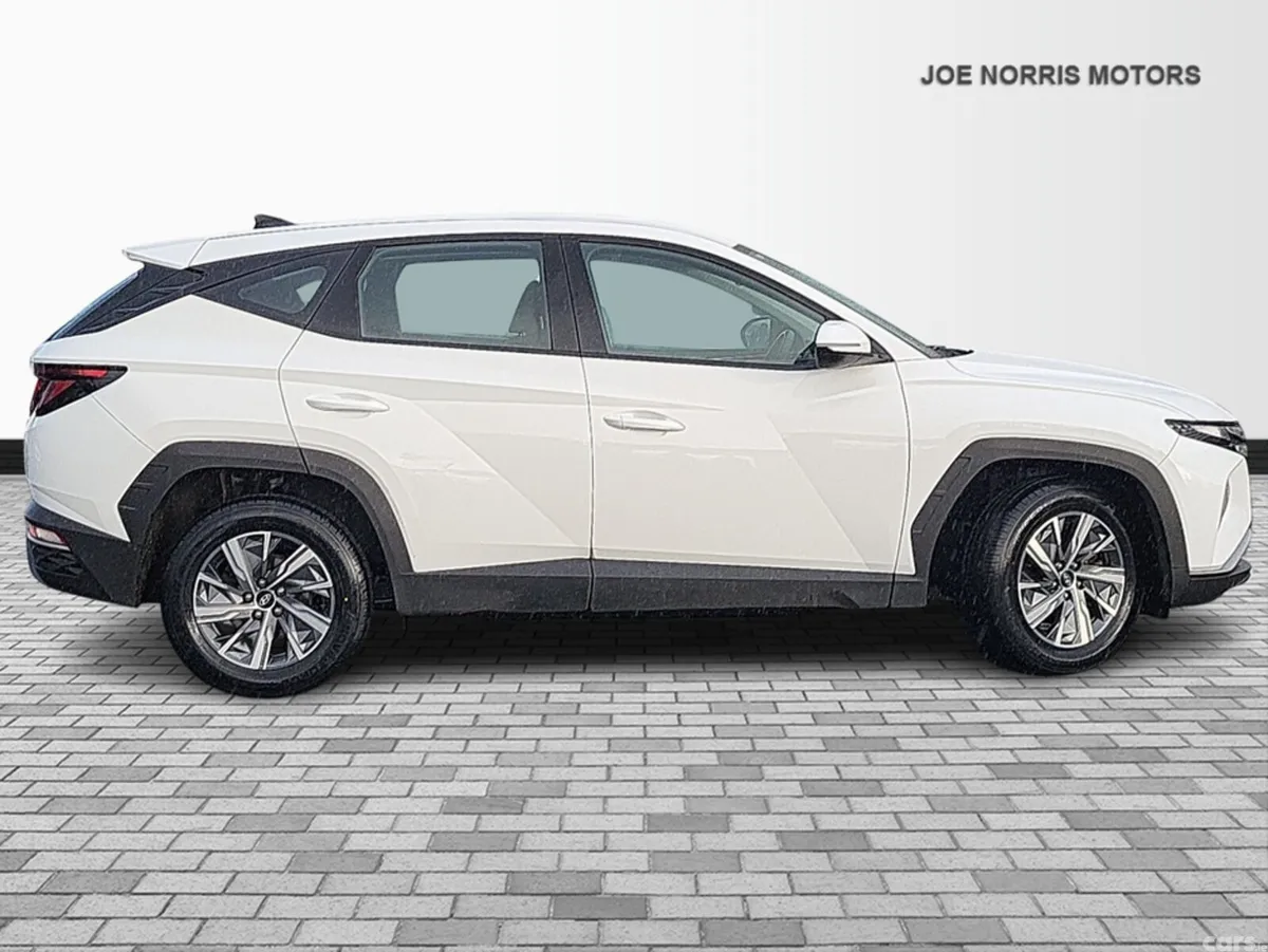Hyundai Tucson MPV, Petrol Hybrid, 2023, White