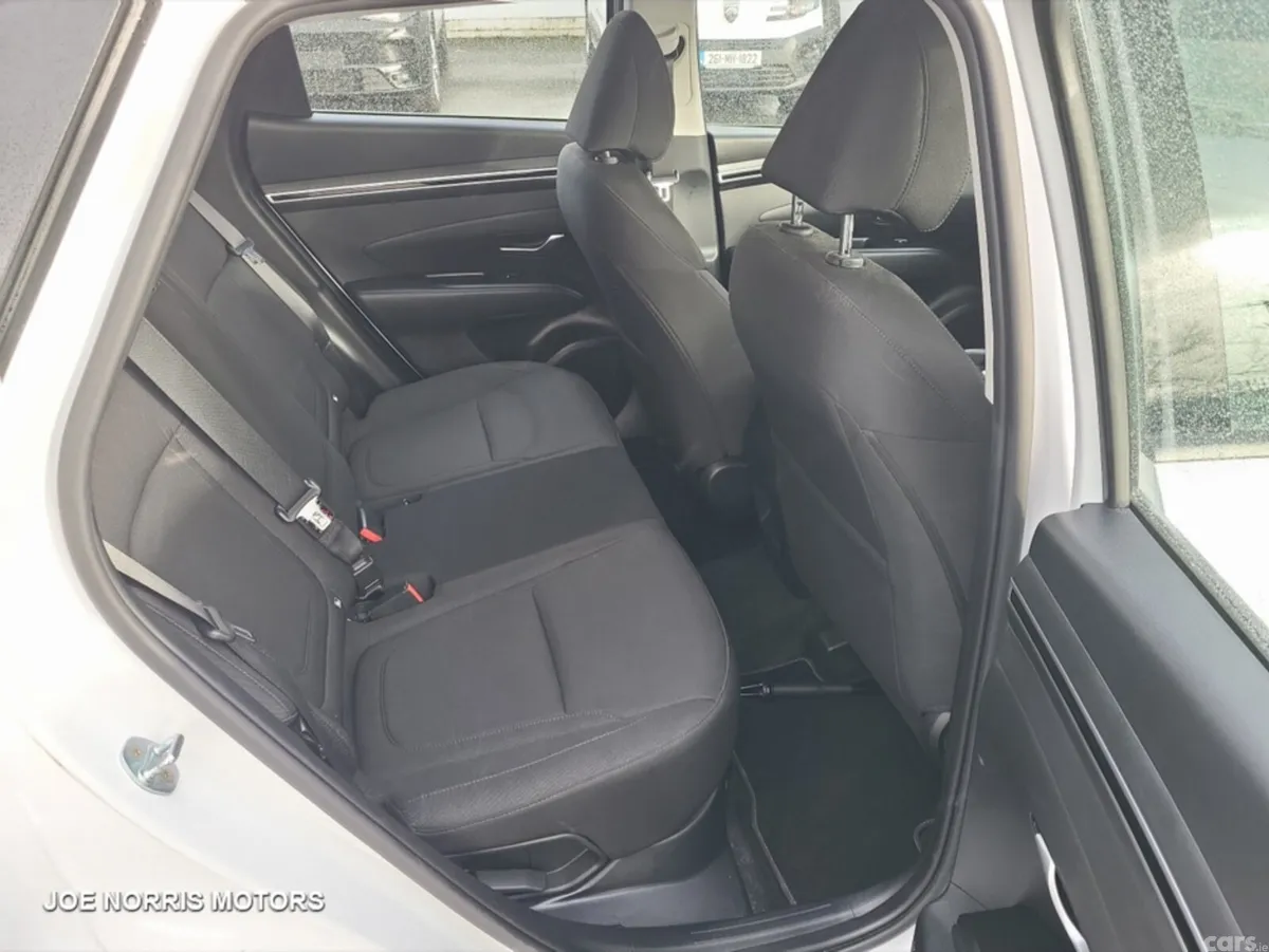 Hyundai Tucson MPV, Petrol Hybrid, 2023, White