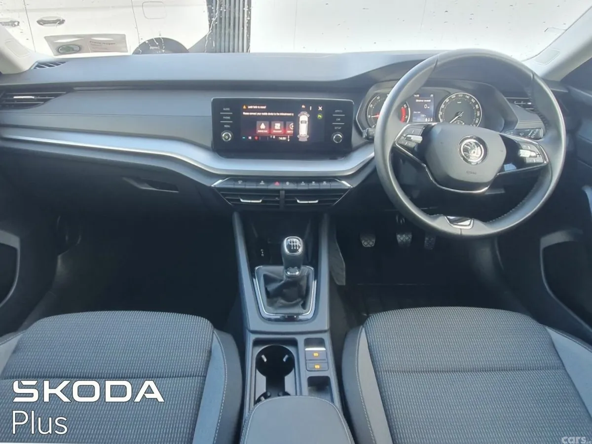 Skoda Octavia Saloon, Petrol, 2023, Red