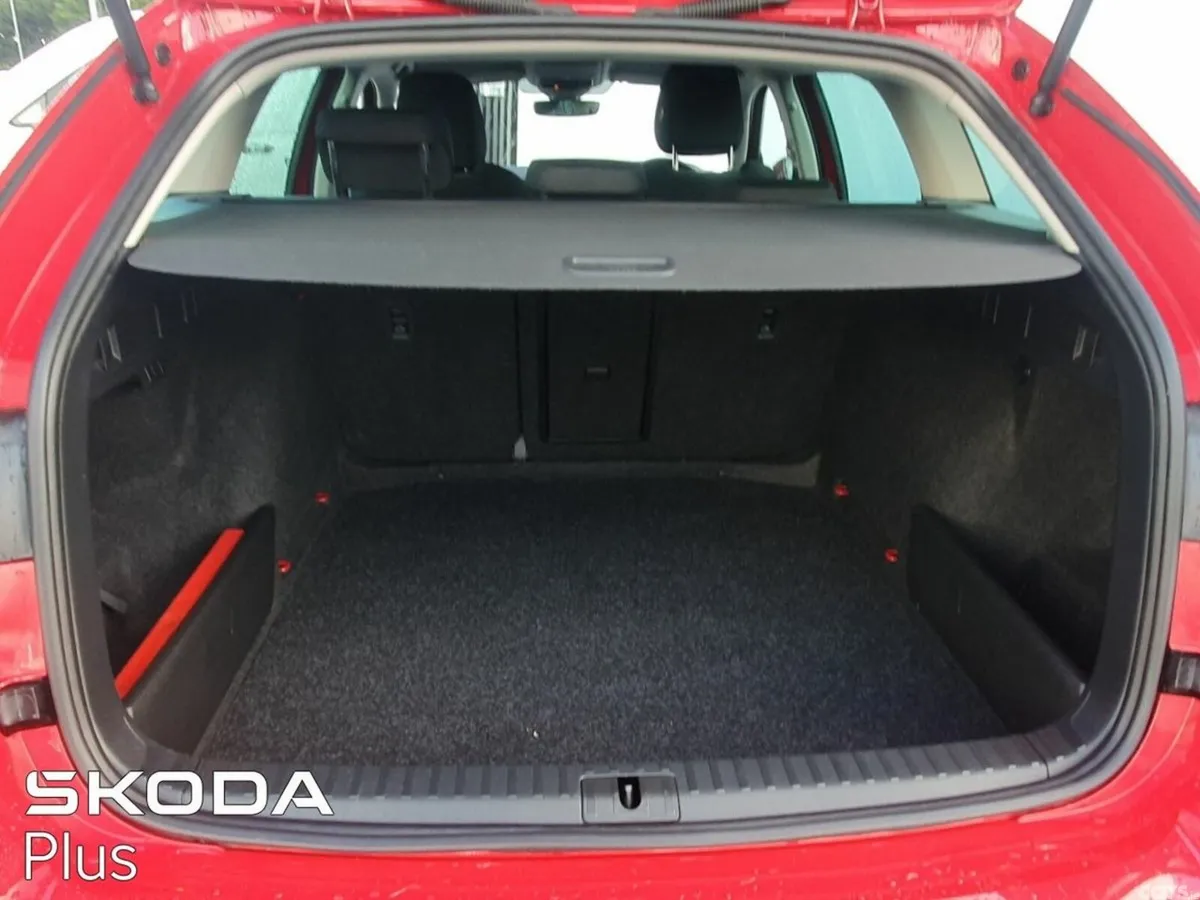 Skoda Octavia Saloon, Petrol, 2023, Red
