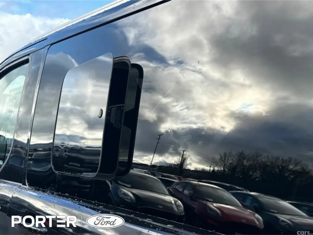 Ford Tourneo Custom MPV, Electric, 2026, Black