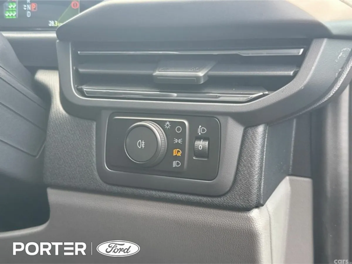 Ford Tourneo Custom MPV, Electric, 2026, Black