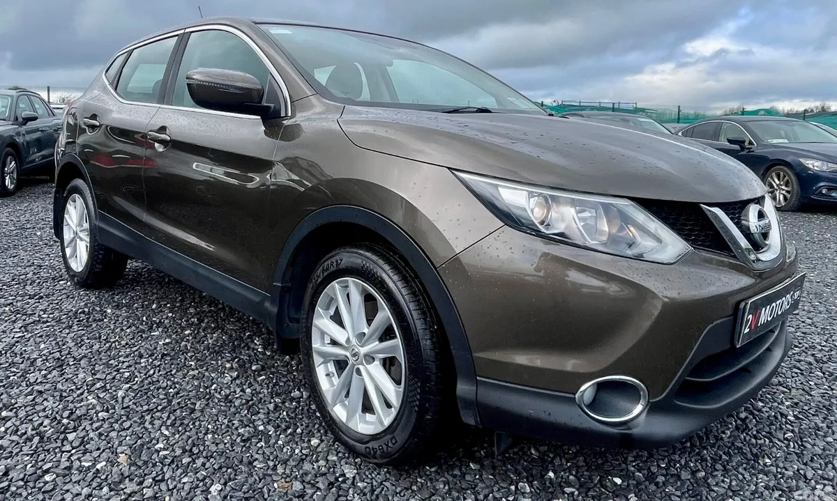 Nissan Qashqai Hatchback, Diesel, 2015, Brown