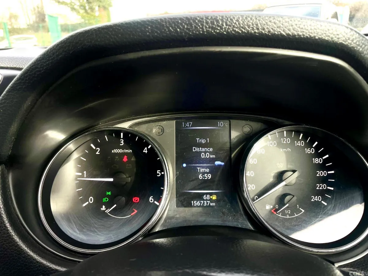 Nissan Qashqai Hatchback, Diesel, 2015, Brown