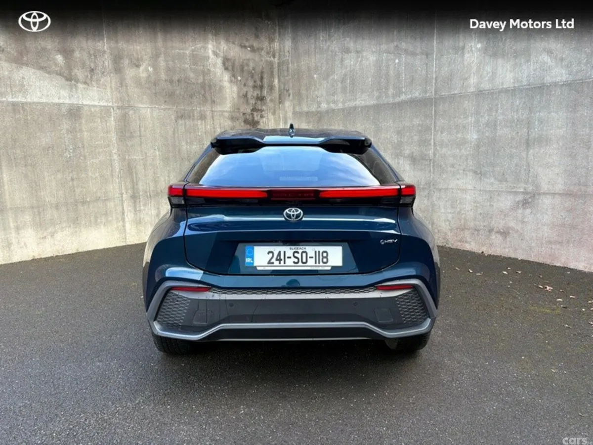 Toyota C-HR SUV, Petrol Hybrid, 2024, Blue