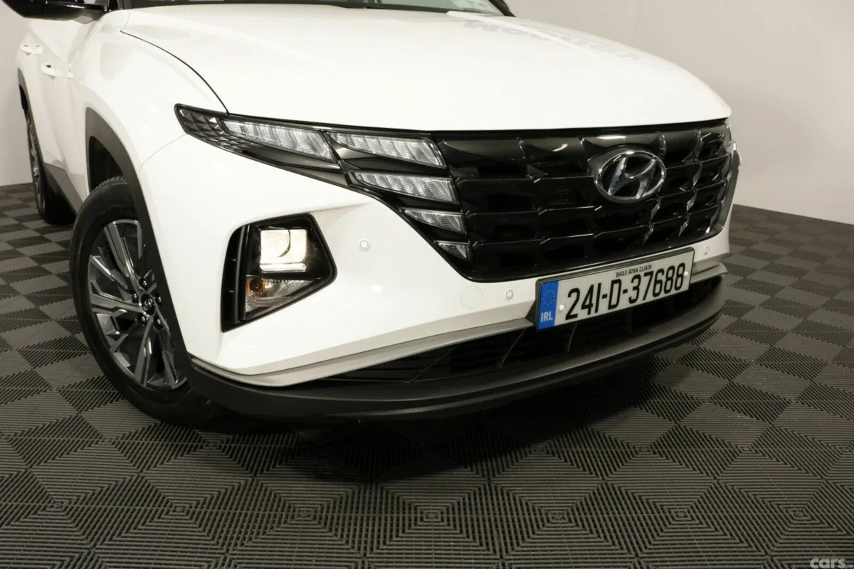 Hyundai Tucson SUV, Petrol Hybrid, 2024, White