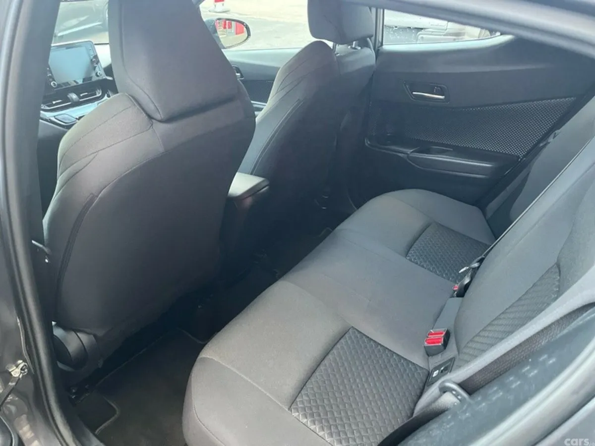 Toyota C-HR SUV, Petrol Hybrid, 2023, Grey