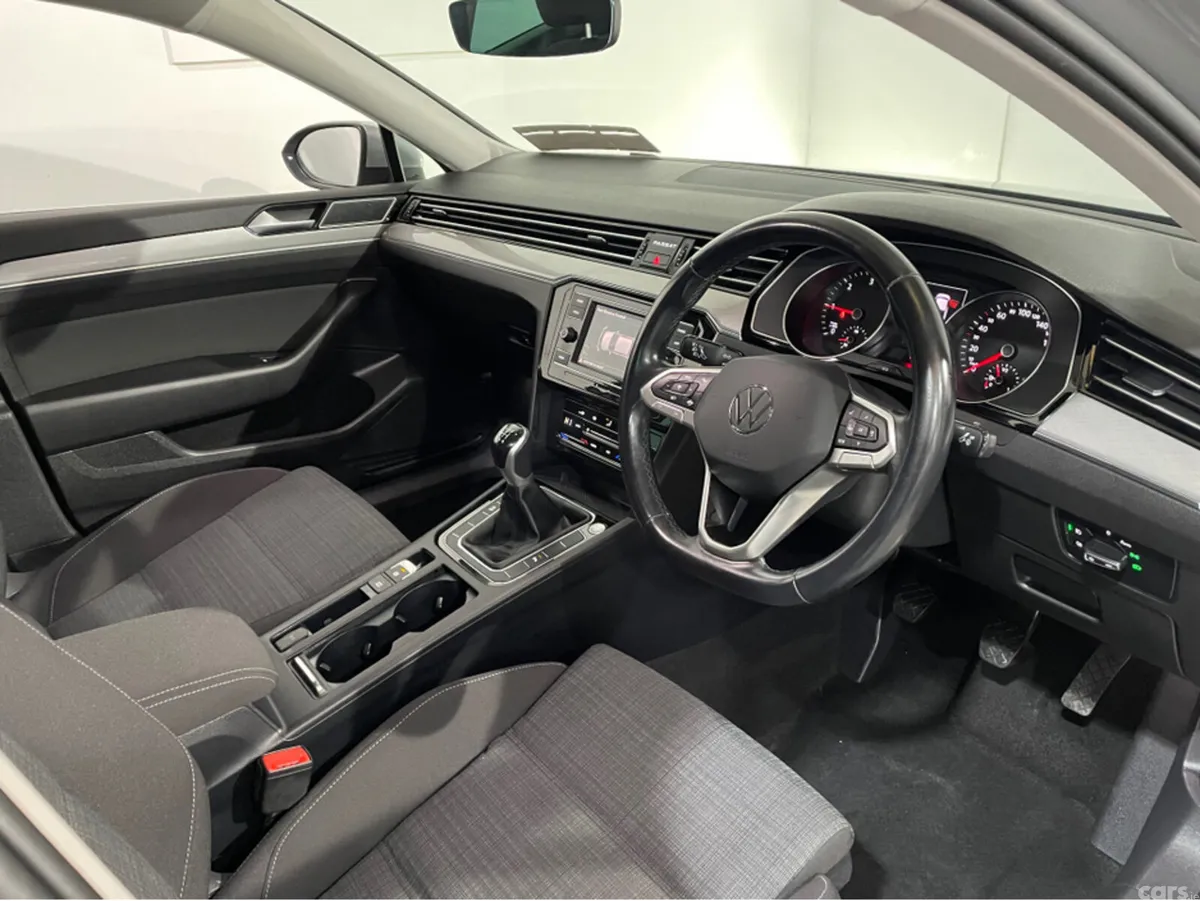 Volkswagen Passat Saloon, Diesel, 2022, Grey